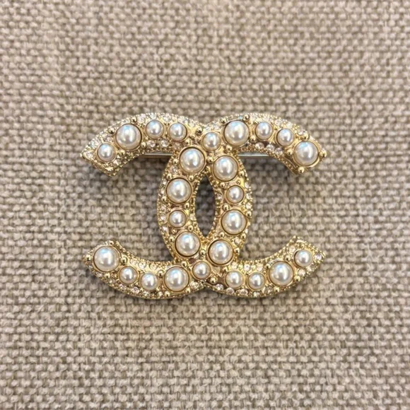 Brand New Chanel CC Logo Gold Pearl Crystal Brooch from 2020 SS Collection - Picture 2 of 5